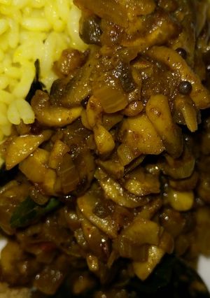 A picture of Mushroom masala.