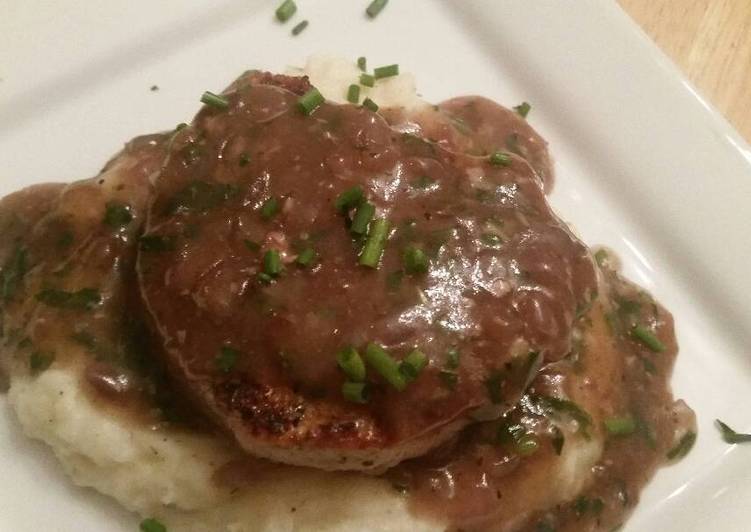 Burger & Gravy w/ Taters Burger & Gravy w/ Taters
