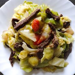 A picture of Beef with Cabbage.