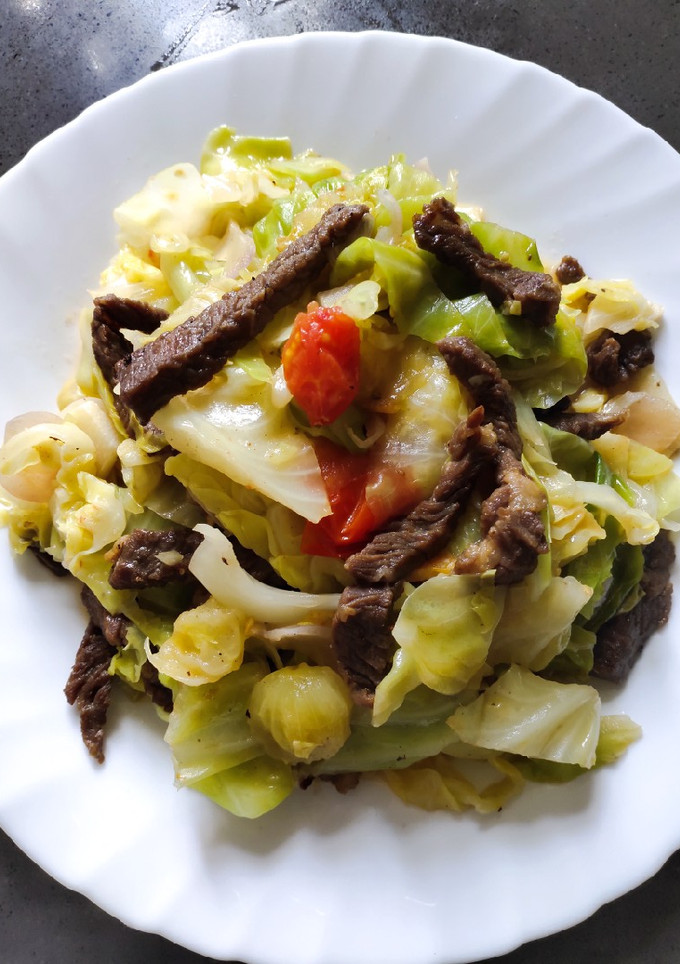 A picture of Beef with Cabbage.