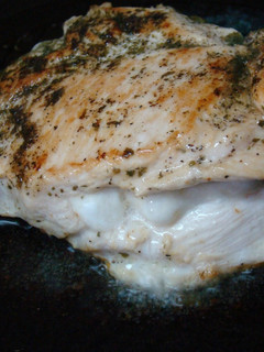 Una foto de Pechuga de pollo rellena de mozzarella