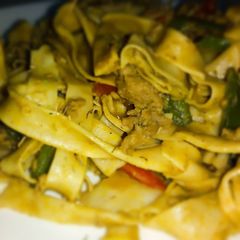 A picture of Fettuccine bolognese.