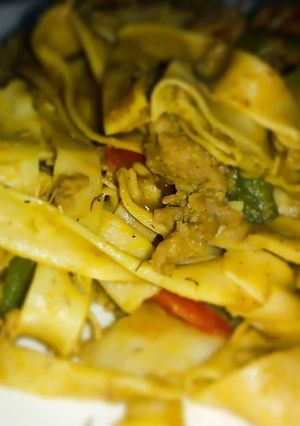 A picture of Fettuccine bolognese.