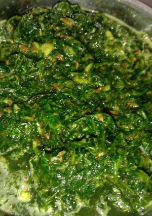 A picture of Garlic Chutney.