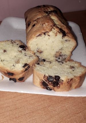 Una foto de Budín de chips de chocolate y nuez 🤤😋👌🏼