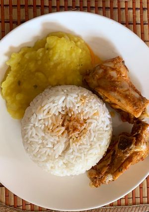 Una foto de Pollo a la olla con puré