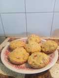 Muffins de jamón y morrón, queso