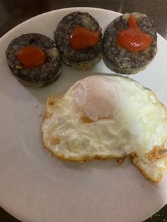 Una foto de Morcilla encebollada en varias versiones