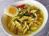Soto Ayam Lamongan Maknyus