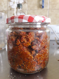 Una foto de Paté vegano de tomate seco y almendras