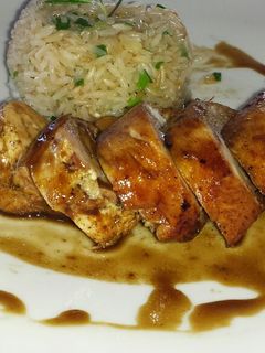 Una foto de Pollo en salsa de cerveza
