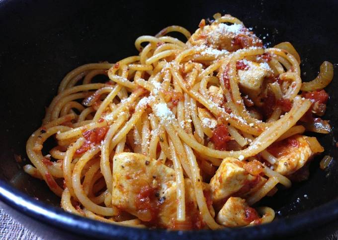 15 Minute Chicken Pasta in a Garlic Tomato Sauce