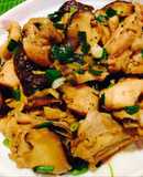 Gà kho nấm