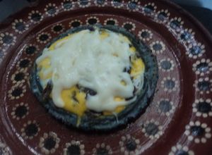 Una foto de Pellizcada azul  con huevo gratinado de año nuevo