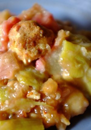 A picture of Rhubarb Crumble.