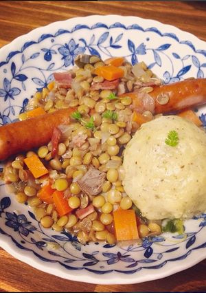 A picture of Steamed German Potato Dumplings (Kartoffelknödel).