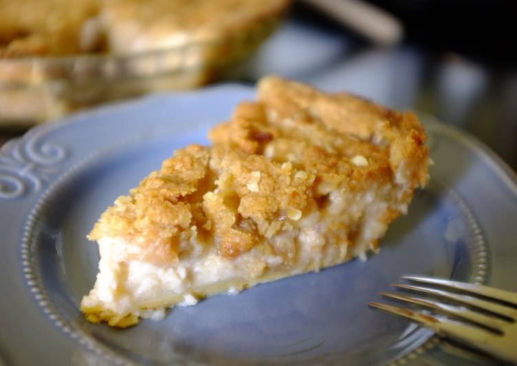 How to Make Super Quick Homemade Sour Cream Apple Pie