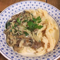 A picture of Creamy Wild Mushroom Spätzle.