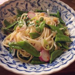A picture of Snow Pea Peperoncino Pasta.