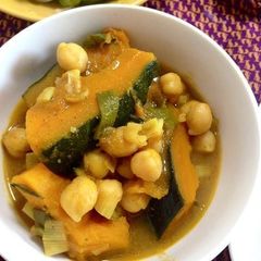 A picture of Easy Chickpea and Kabocha Squash Curry.