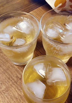 A picture of Apfelschorle (German Apple Juice Spritzer).