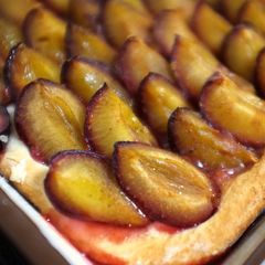 A picture of Pflaumenkuchen / Zwetschgendatschi: German Plum Cake.
