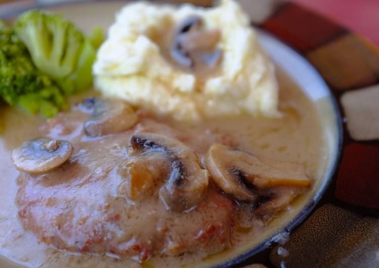 My Grandma Baked Steaks in Mushroom Gravy