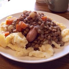 A picture of German Lentil Stew with Spätzle Noodles (Linsen mit Spätzle).