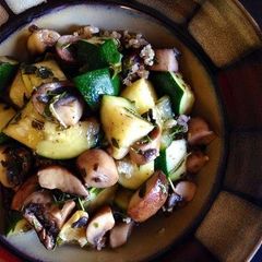 A picture of Zucchini and Mushrooms Sautéed with Basil.