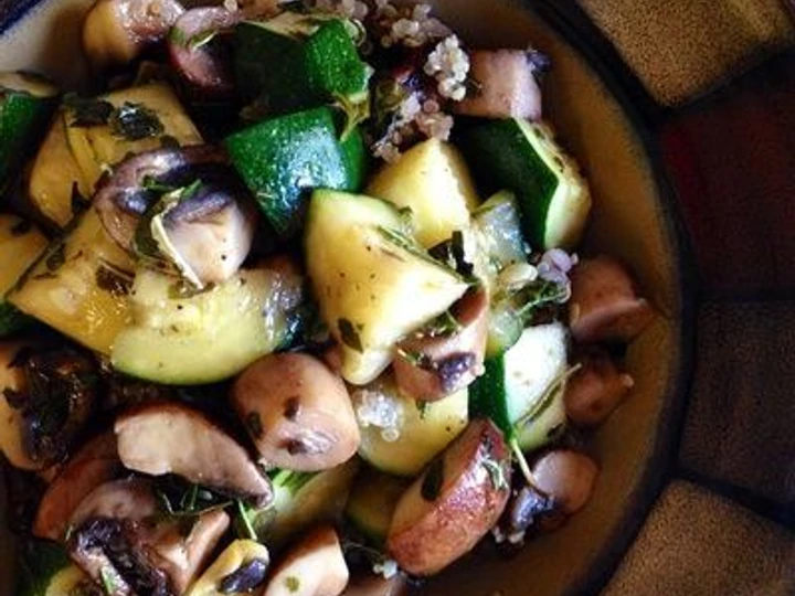Easy Steps to Make Zucchini and Mushrooms Sautéed with Basil which Delicious