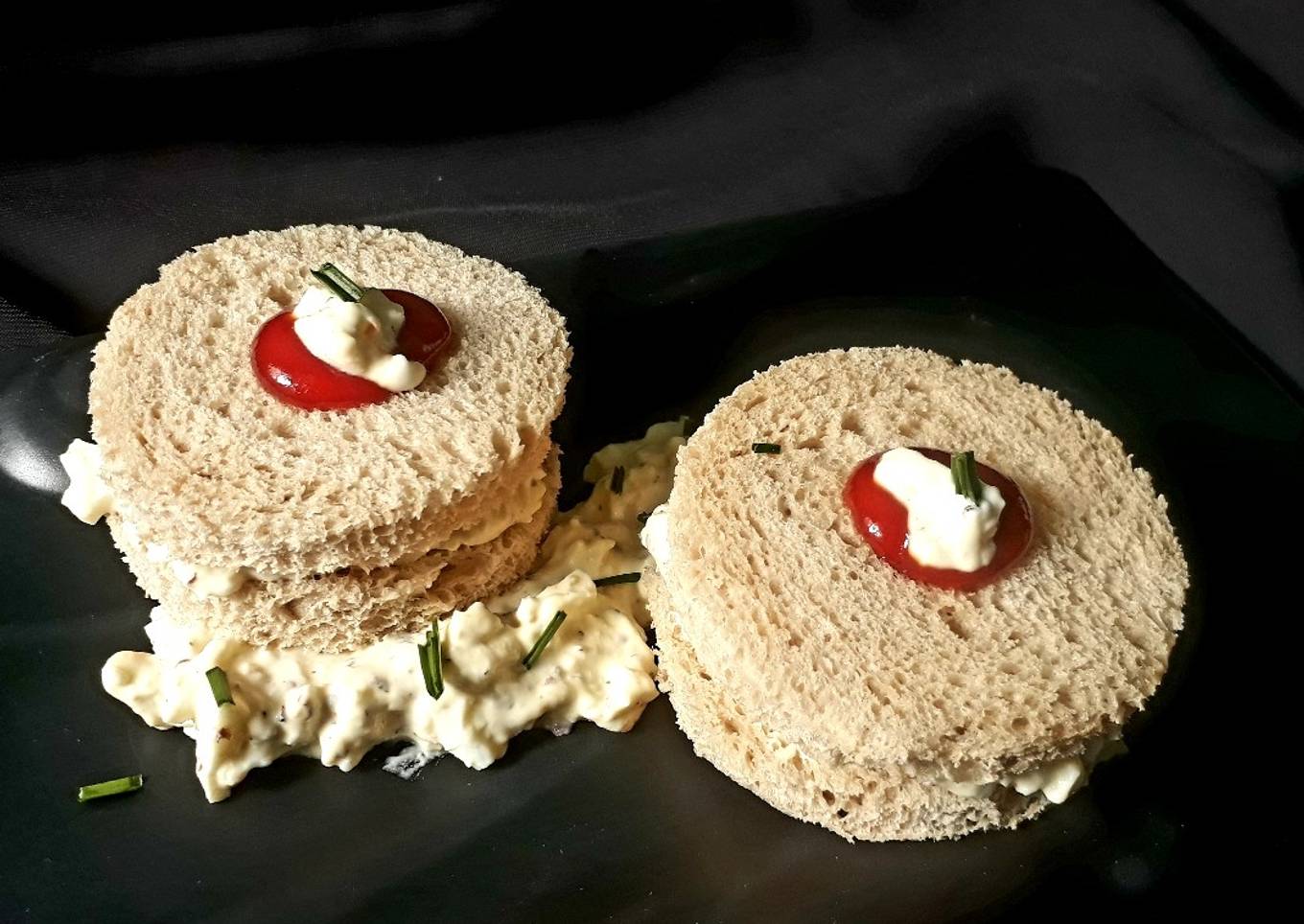 Egg and mayo sandwich disc