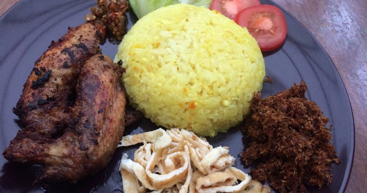 Resep Nasi Kuning ricecooker oleh Aldilia Wyasti Pratama 