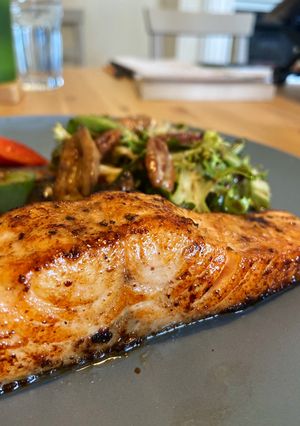 A picture of Pan fried salmon 🐟.