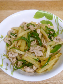A picture of Stir-Fried Shredded Potatoes and Pork Loin.