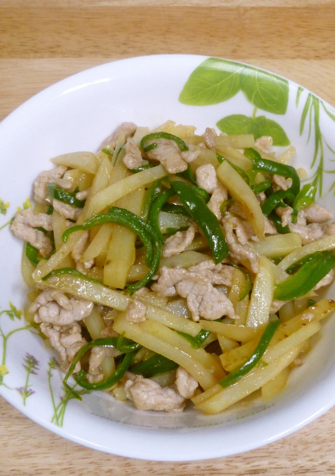 A picture of Stir-Fried Shredded Potatoes and Pork Loin.