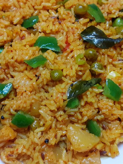 વેજીટેબલ પુલાવ(vegetable pulav Recipe in Gujarati) રેસીપી મુખ્ય ફોટો