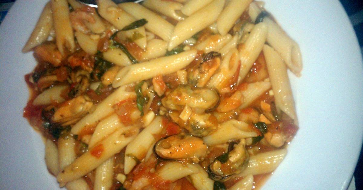 Seafood pasta in Vodka Sauce Recipe by Songeez Cookpad