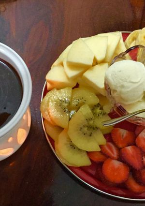 Hình của món Lẩu kem chocolate trái cây tươi.