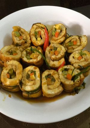 Hình của món Cuốn đậu hũ kho gừng.