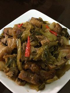 Hình của món Thịt heo quay kho cải chua.
