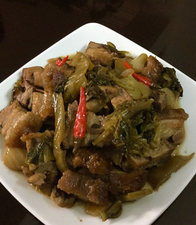 Hình của món Thịt heo quay kho cải chua.