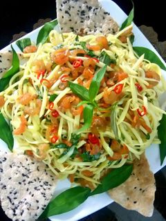 Hình của món Gỏi xoài tôm khô.