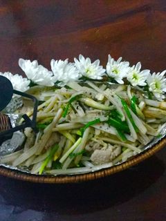 Hình của món Ngó sen xào hành lá.