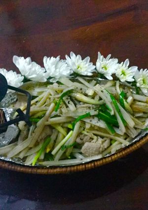 Hình của món Ngó sen xào hành lá.
