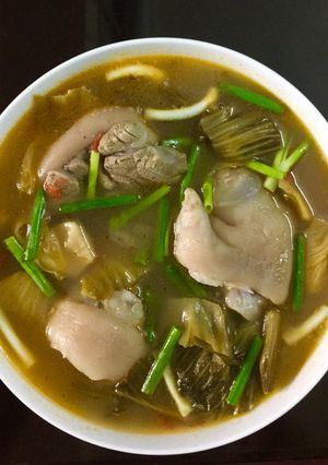 Hình của món Dưa cải nấu giò heo.