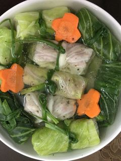Hình của món Bắp cải cuộn thịt bằm.