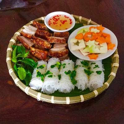 Bánh hỏi heo quay