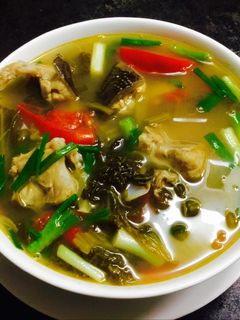 Hình của món Cá đuối nấu dưa chua.