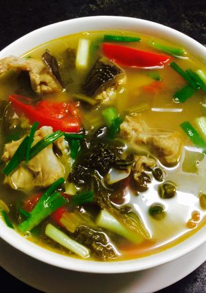 Hình của món Cá đuối nấu dưa chua.