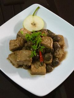 Hình của món Đậu hũ kho nấm rơm.